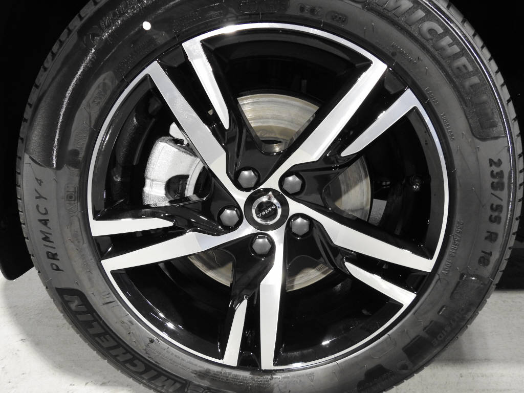 VOLVO XC40 2.0 B3 MH Core-image-12