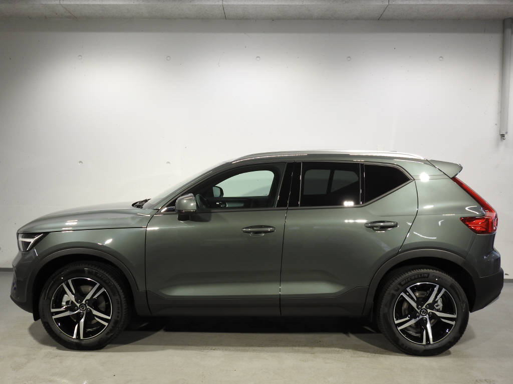 VOLVO XC40 2.0 B3 MH Core-image-2