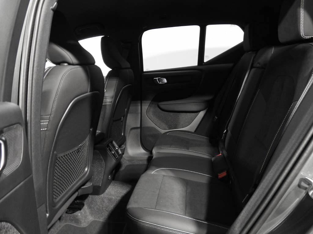 VOLVO XC40 2.0 B3 MH Core-image-10