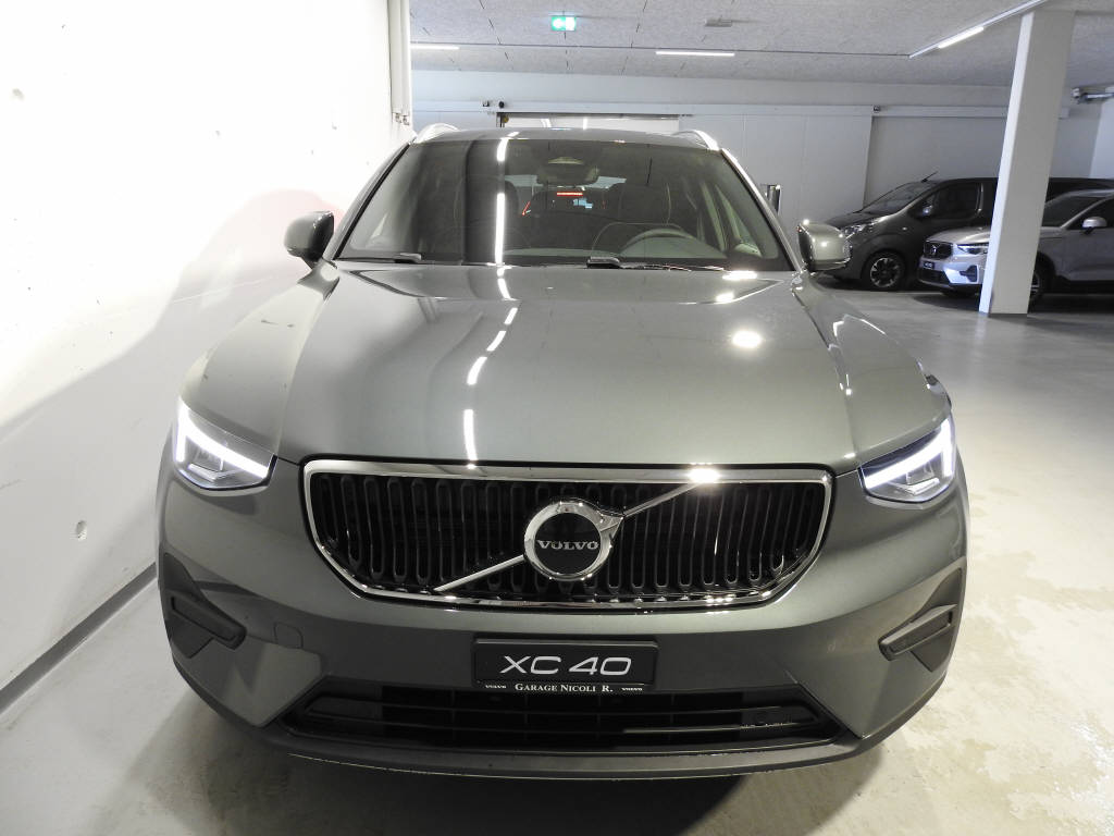 VOLVO XC40 2.0 B3 MH Core-image-1
