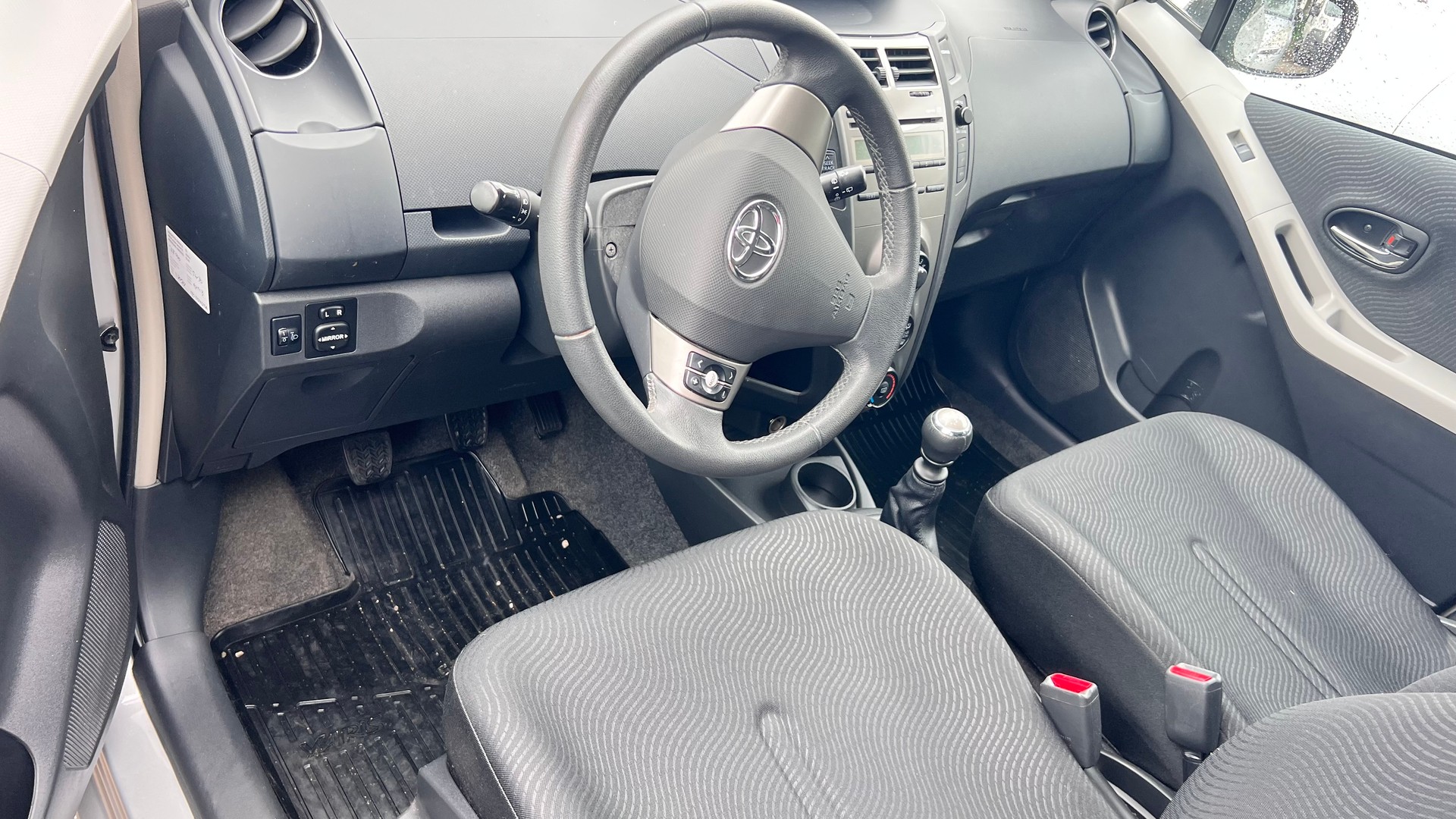TOYOTA Yaris 1.33 Linea Luna-image-8