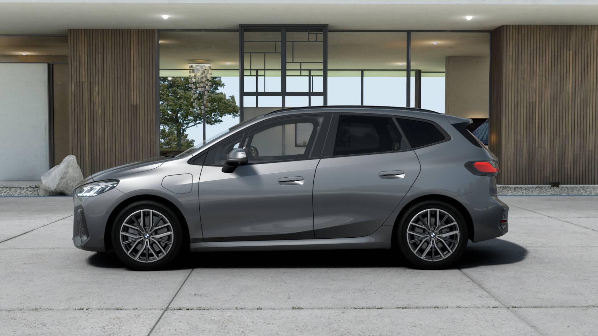 BMW 230e xDrive Active Tourer-image-3