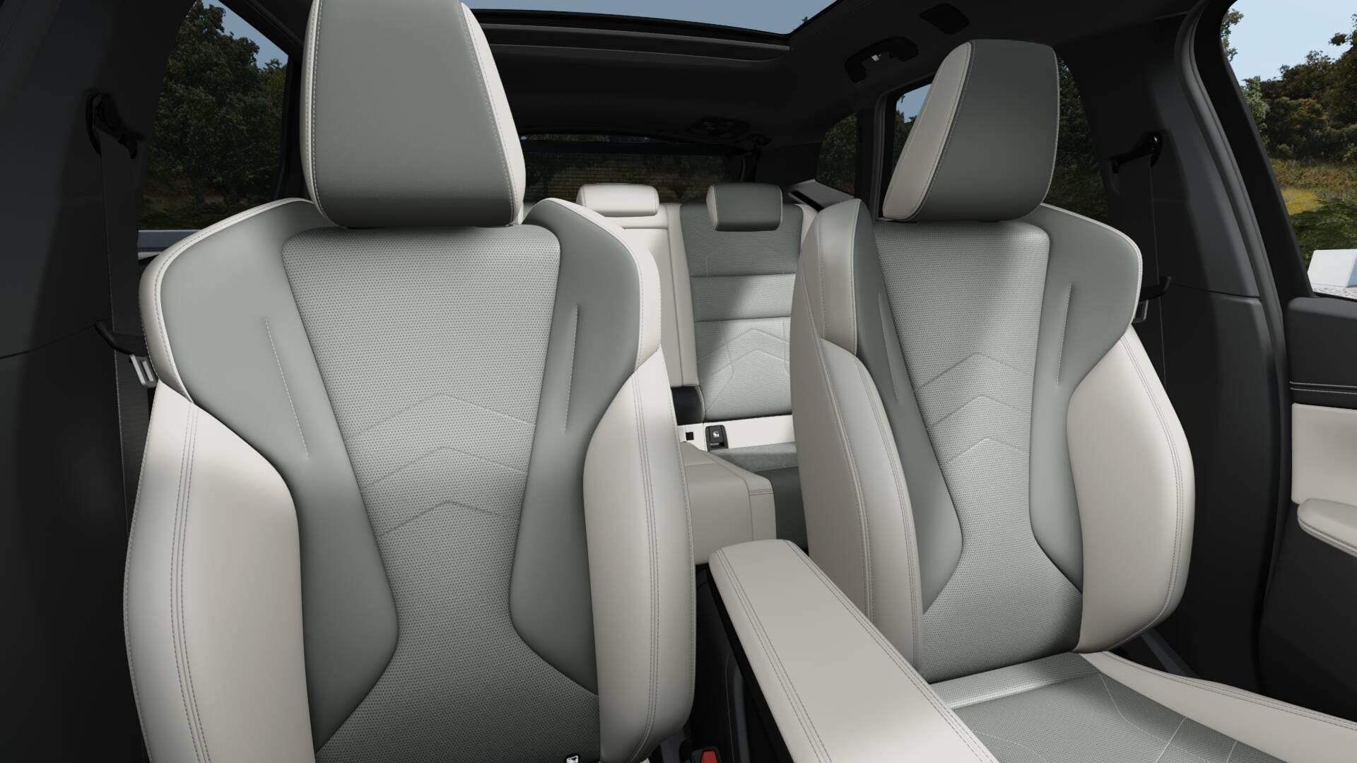 BMW 230e xDrive Active Tourer-image-10