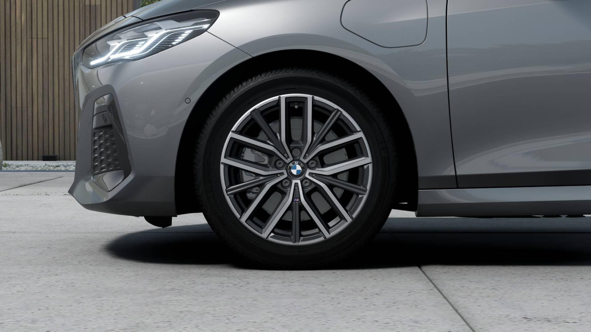 BMW 230e xDrive Active Tourer-image-5
