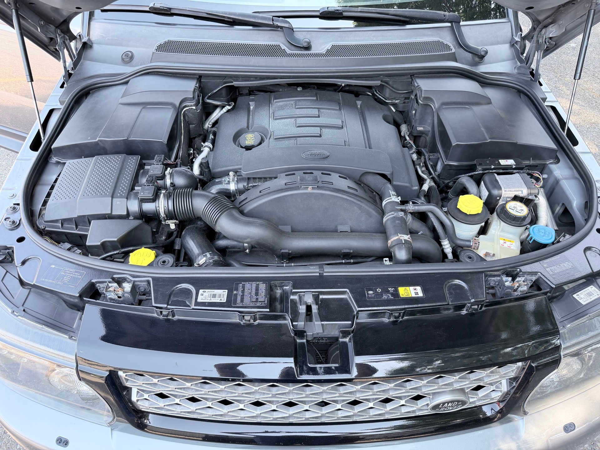 LAND ROVER Range Rover Sport 3.0 TDV6 HSE Luxury-image-11