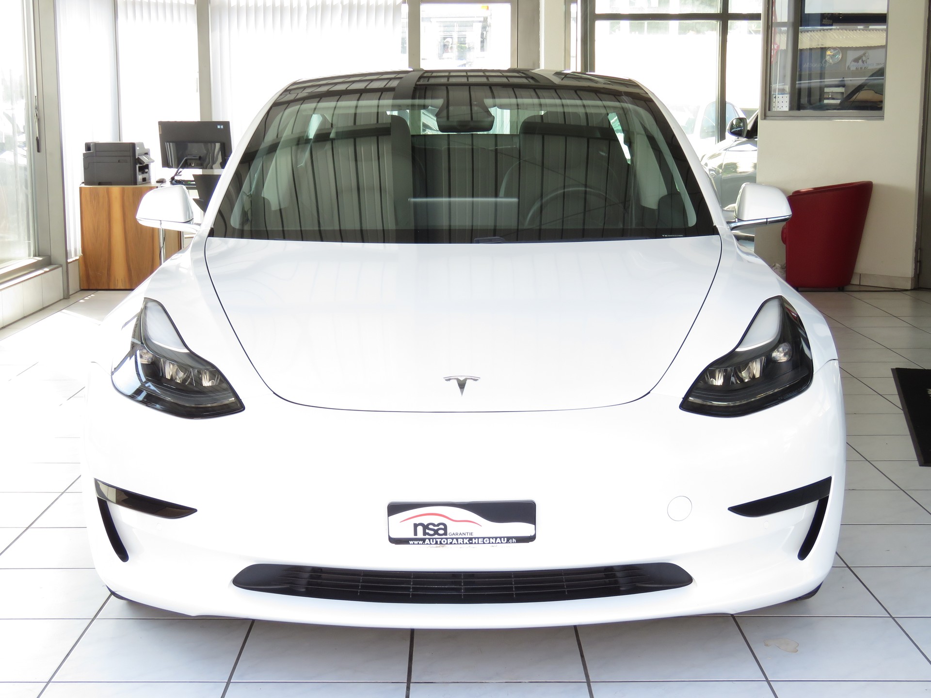 TESLA Model 3-image-1