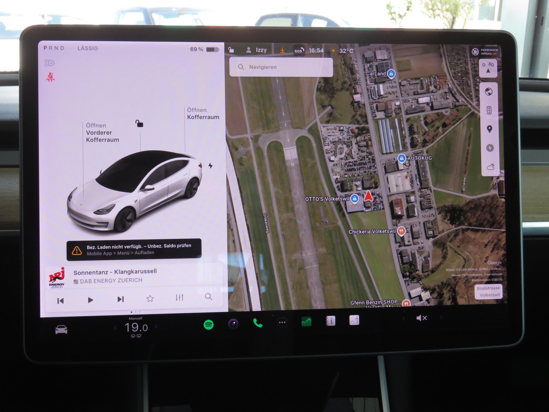 TESLA Model 3-image-14