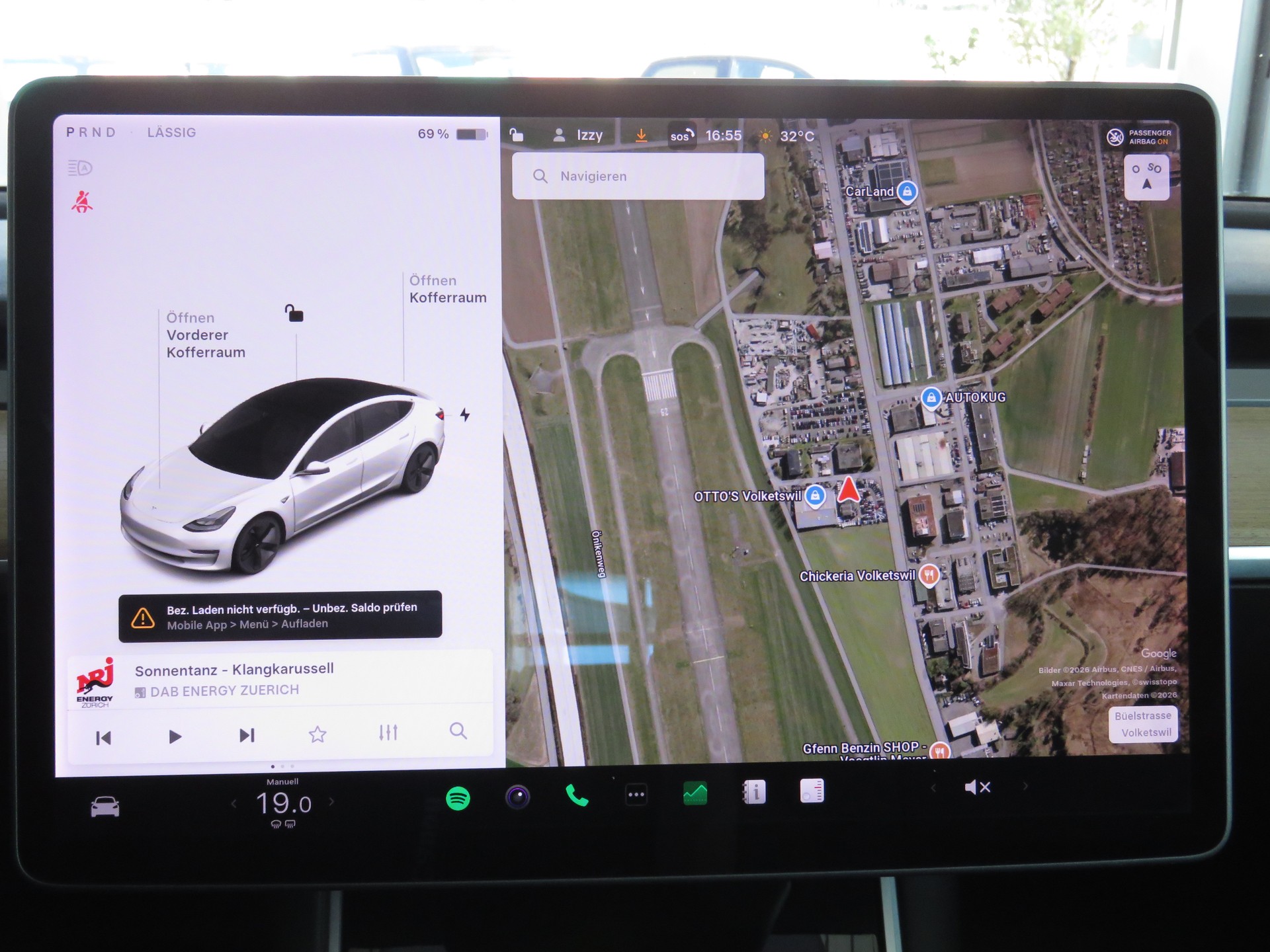 TESLA Model 3-image-16