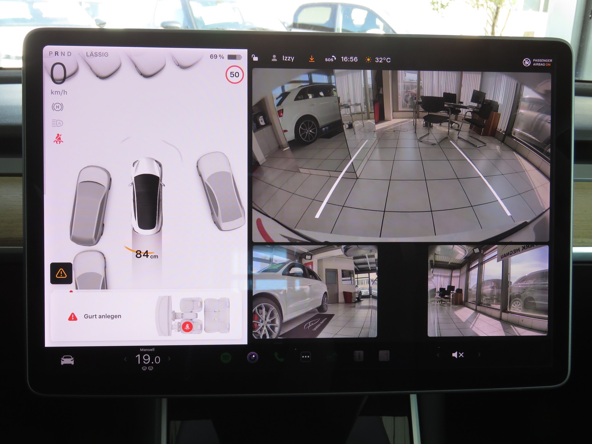 TESLA Model 3-image-18