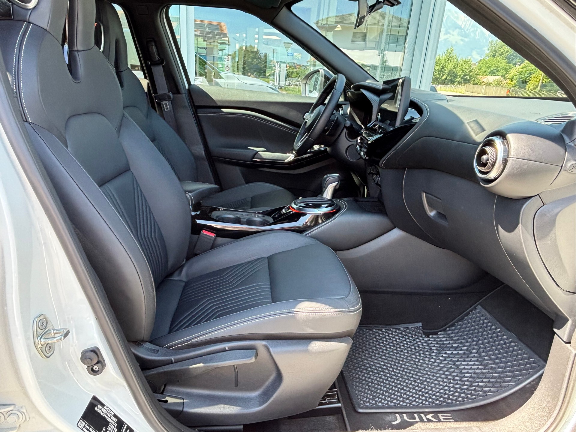 NISSAN Juke 1.0 DIG-T Tekna DCT-image-7