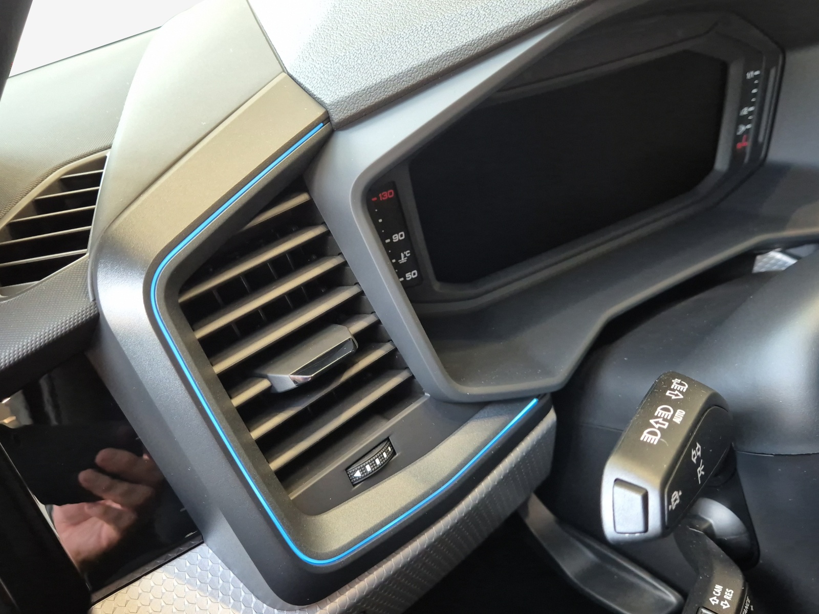 AUDI A1 Sportback 30 TFSI S Line Attraction S-tronic-image-14