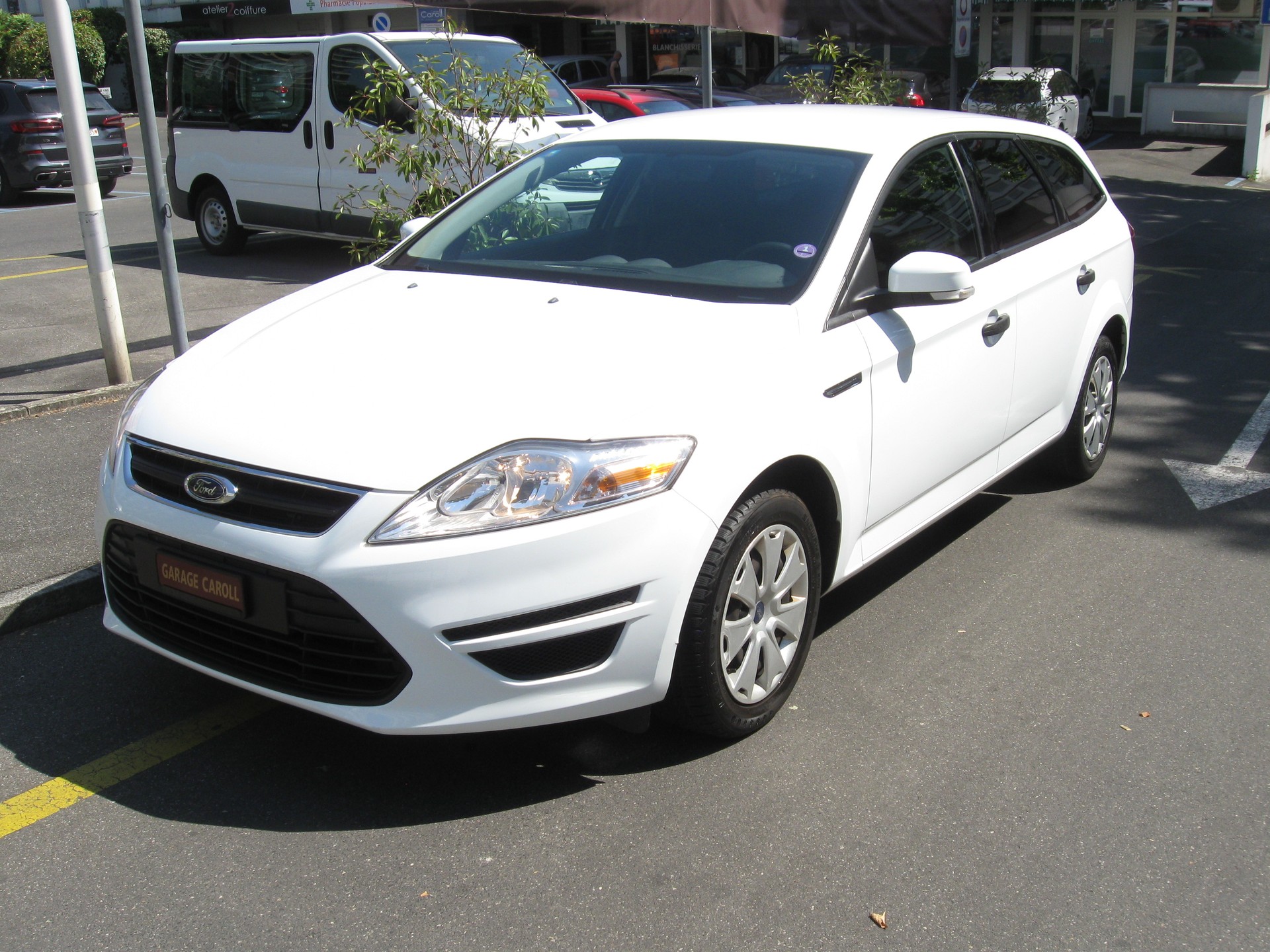 FORD Mondeo 1.6i Ambiente-image-0