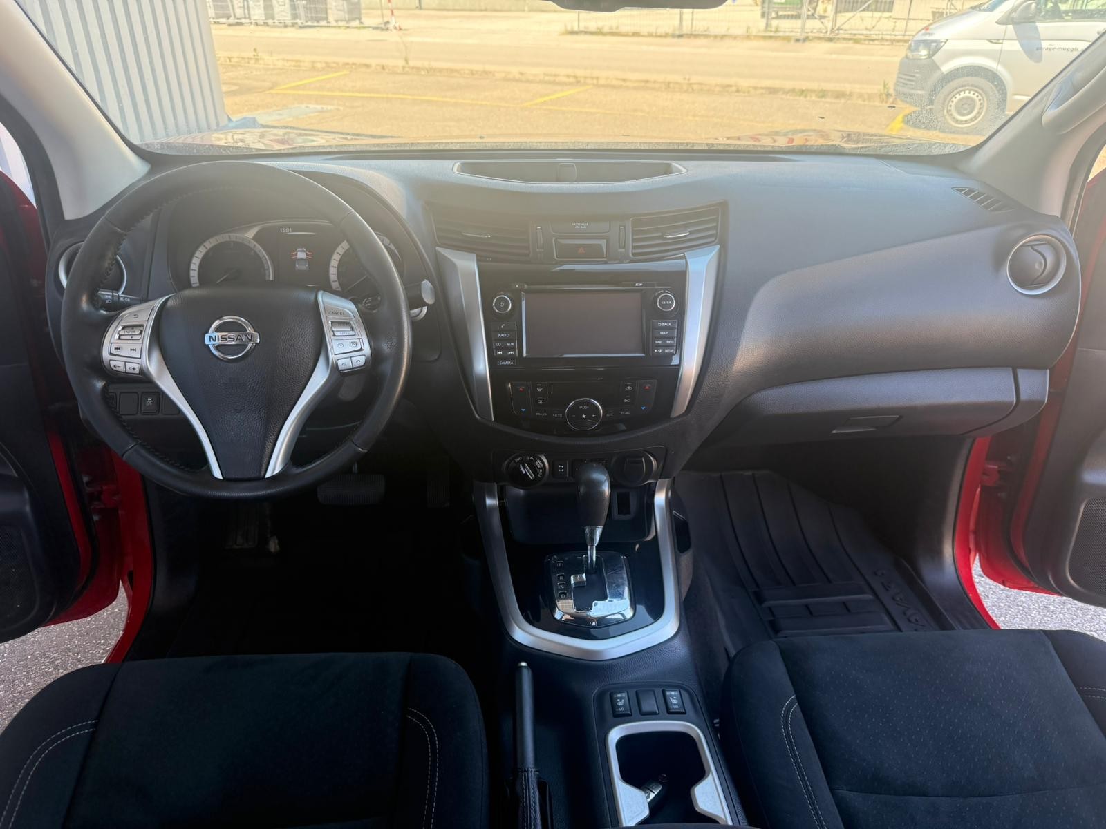 NISSAN Navara Double Cab Tekna 2.3 dCi 4WD Automatic-image-5
