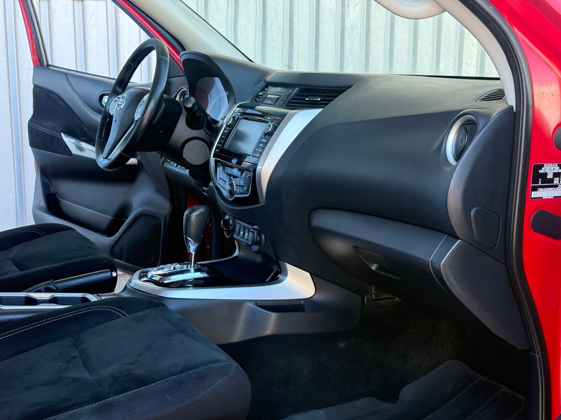 NISSAN Navara Double Cab Tekna 2.3 dCi 4WD Automatic-image-4