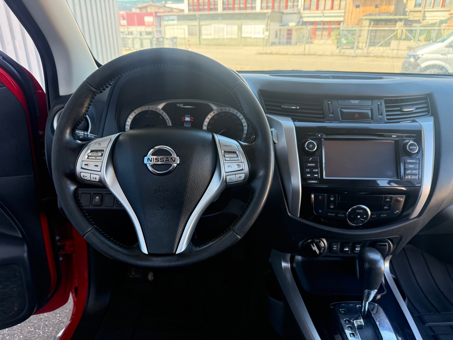 NISSAN Navara Double Cab Tekna 2.3 dCi 4WD Automatic-image-8
