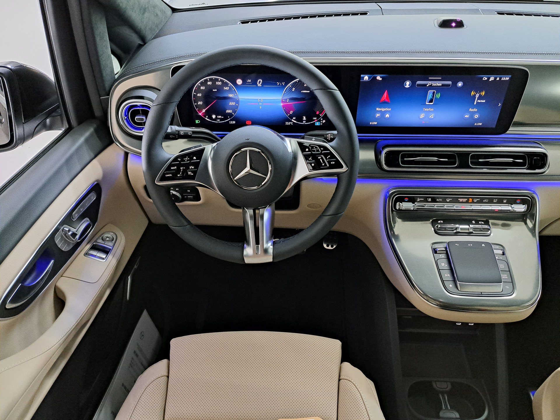 MERCEDES-BENZ V 300 d 4MATIC EXCLUSIVE 3200mm L-image-8