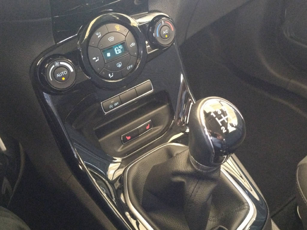 FORD Fiesta 1.0 EcoB 100 Titanium-image-18