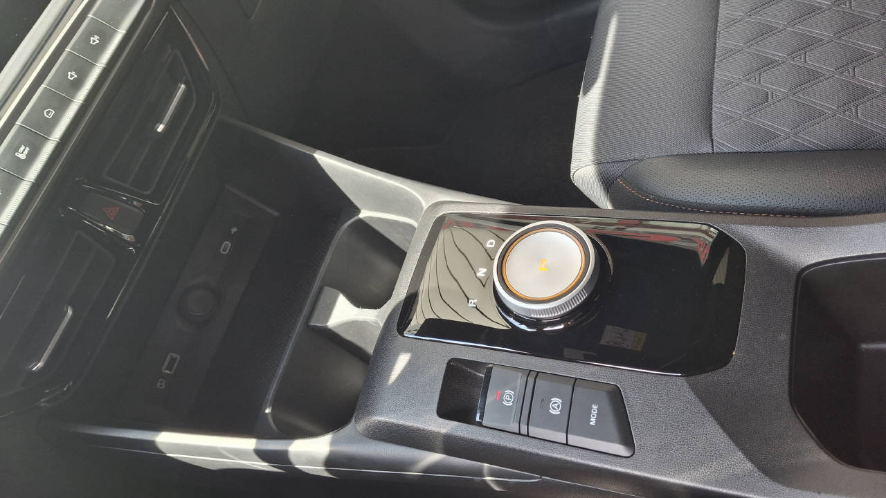 MG 3 1.5 Hybrid Luxury-image-11