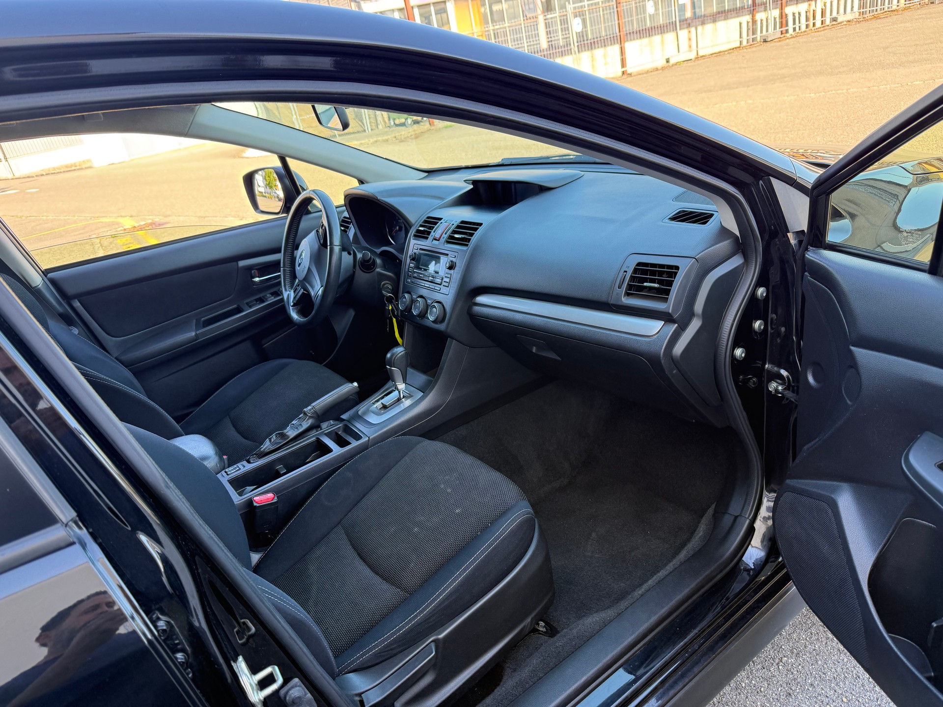 SUBARU XV 1.6 Swiss Two AWD CVT-image-9