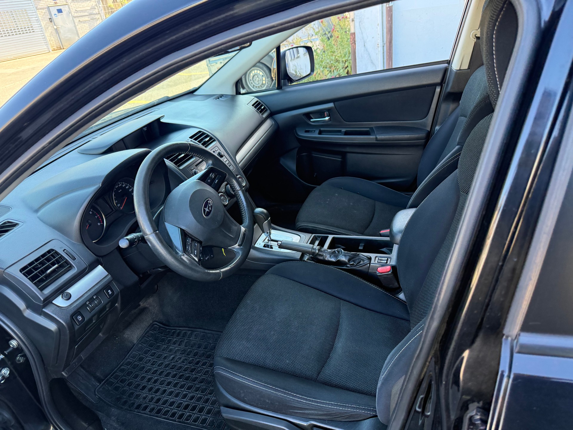 SUBARU XV 1.6 Swiss Two AWD CVT-image-11
