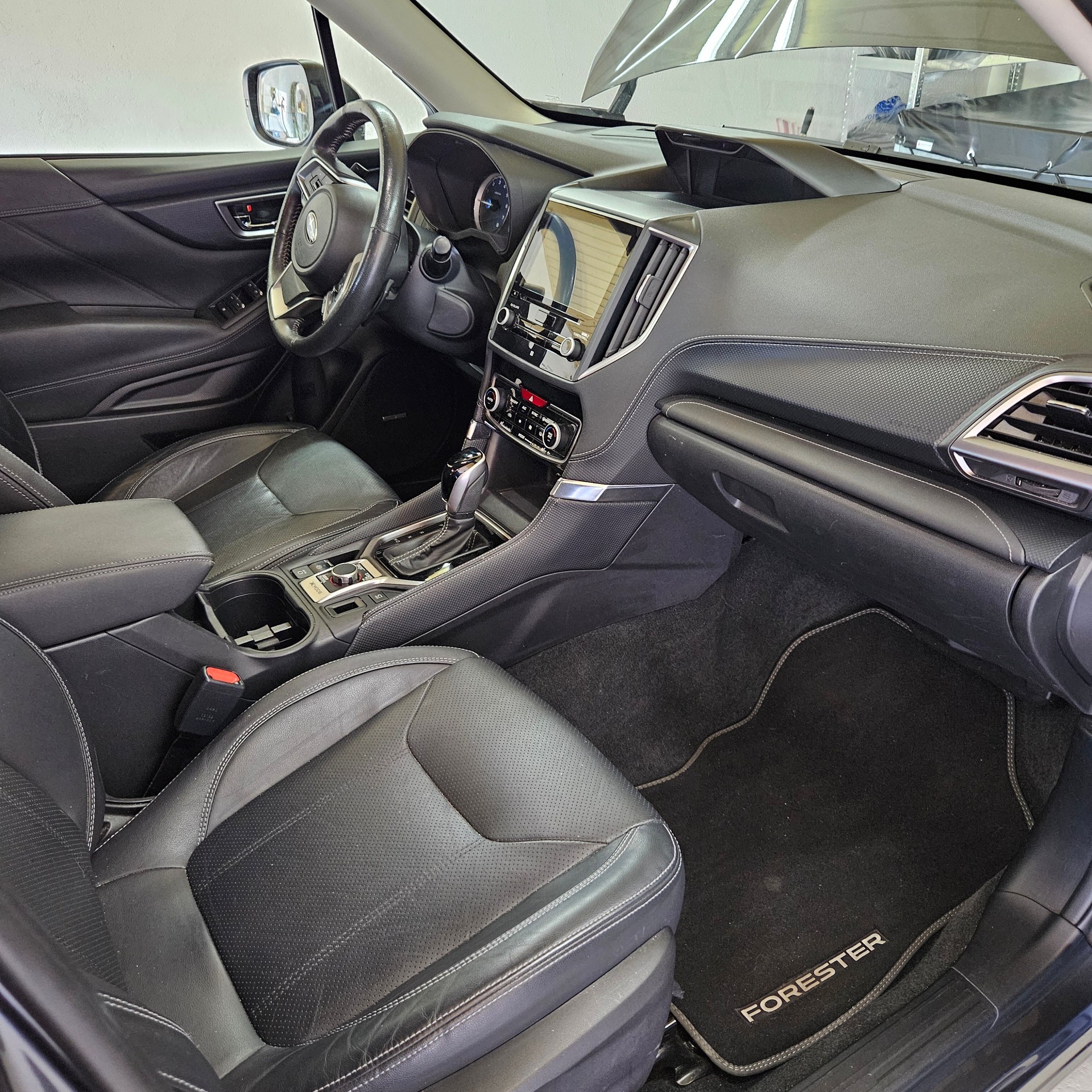 SUBARU 2.0i e-Boxer Luxury-image-2