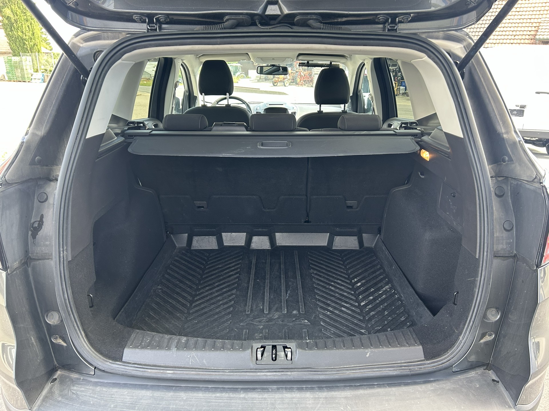FORD Kuga 2.0 TDCi Business 4WD PowerShift-image-6