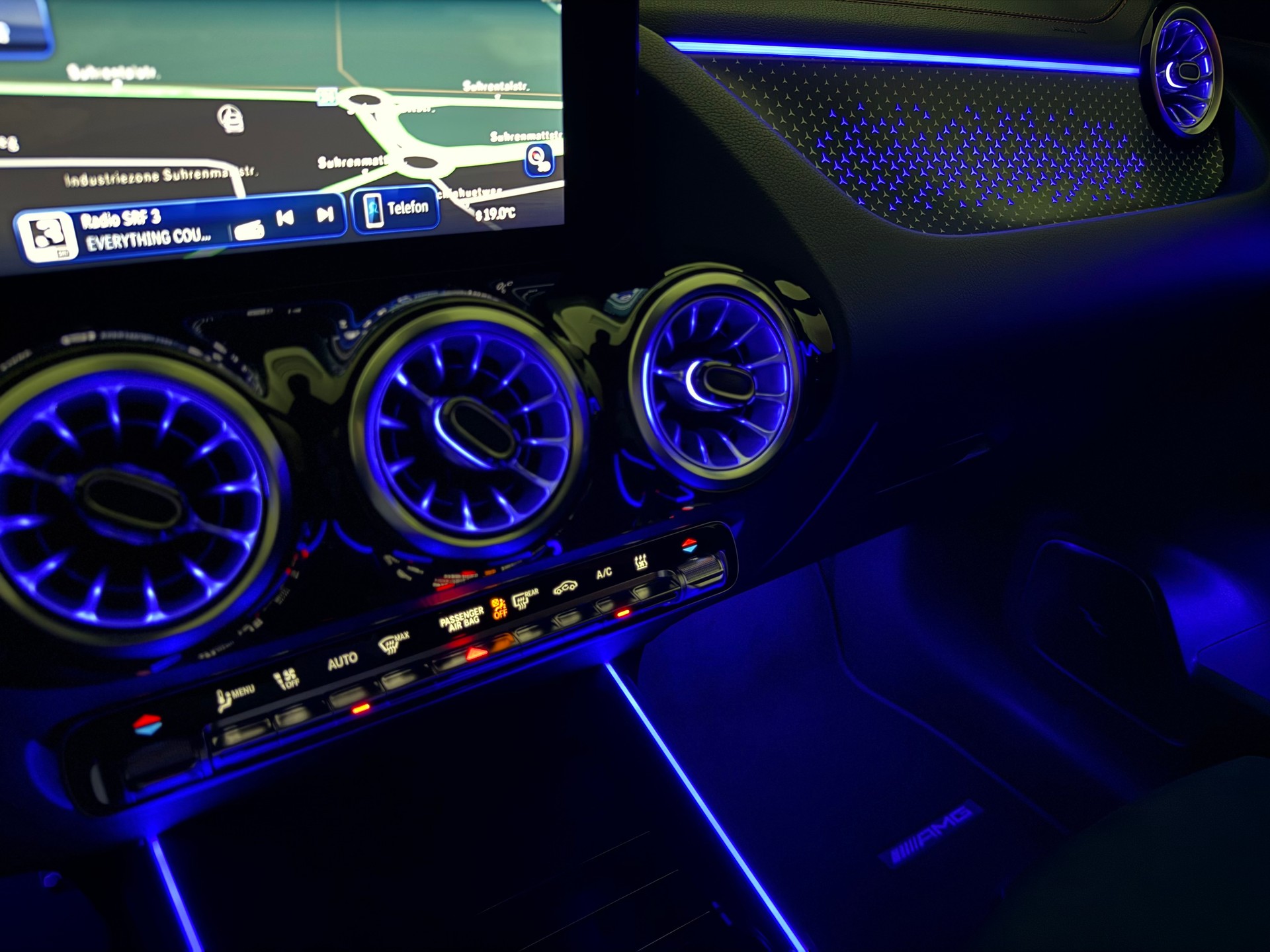 MERCEDES-BENZ EQA 350 AMG Line 4Matic Swiss Star-image-17