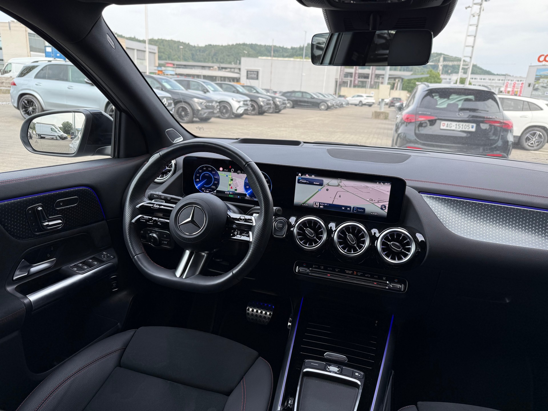 MERCEDES-BENZ EQA 350 AMG Line 4Matic Swiss Star-image-4