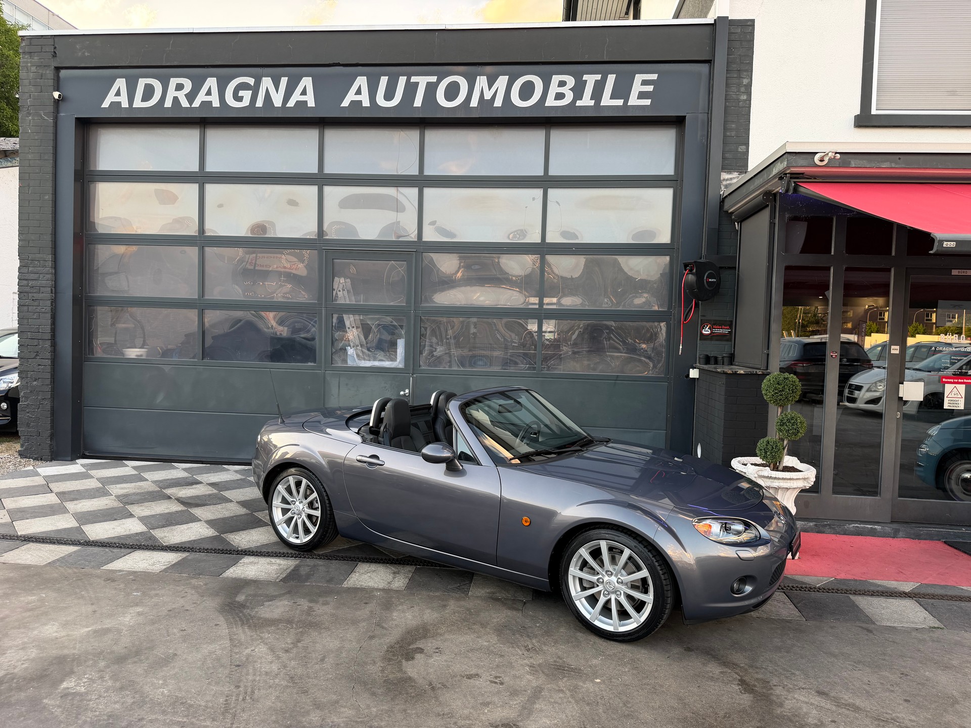 MAZDA MX-5 Roadster-Coupé 2.0i 16V Sport-image-2