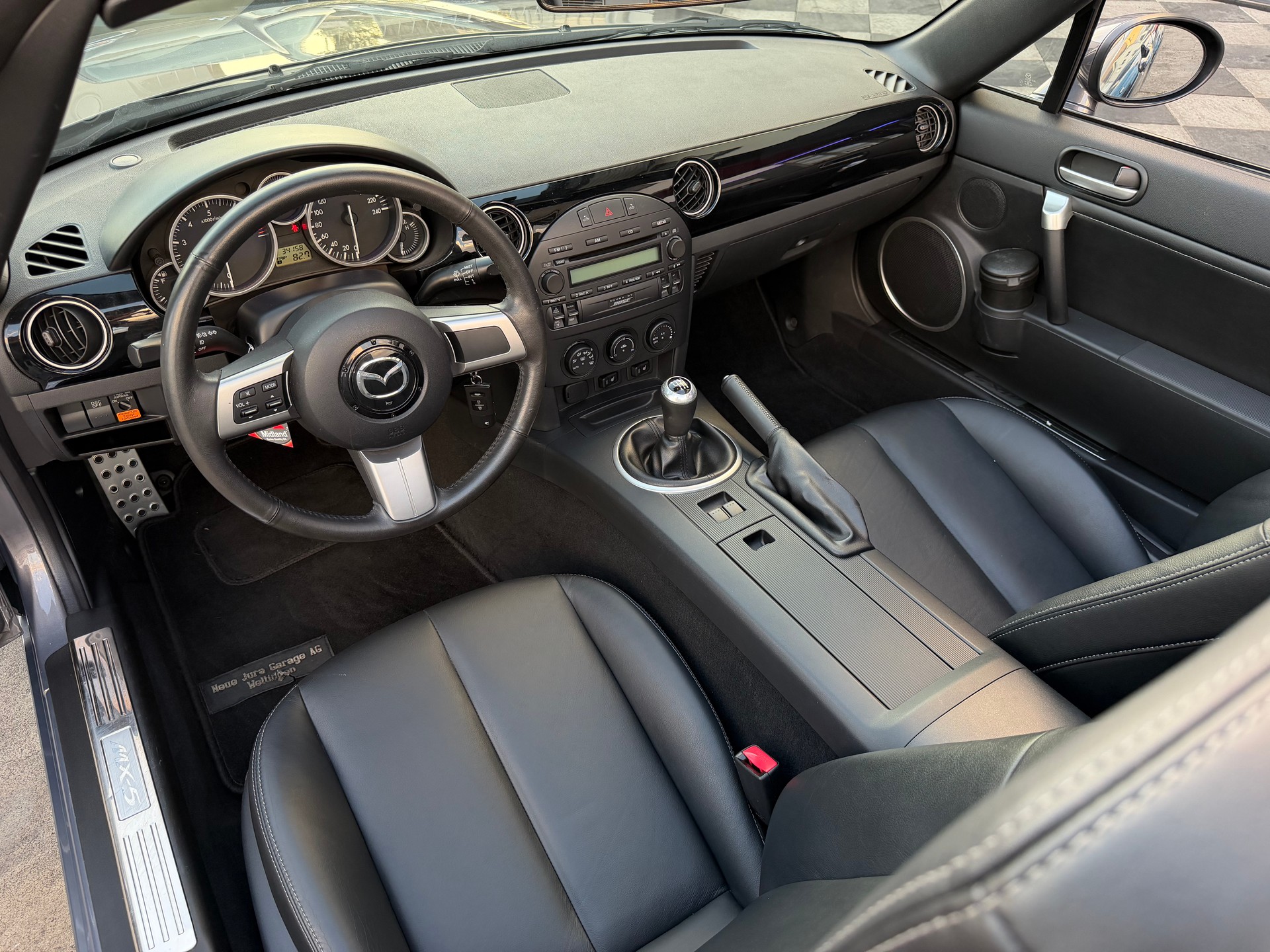 MAZDA MX-5 Roadster-Coupé 2.0i 16V Sport-image-14