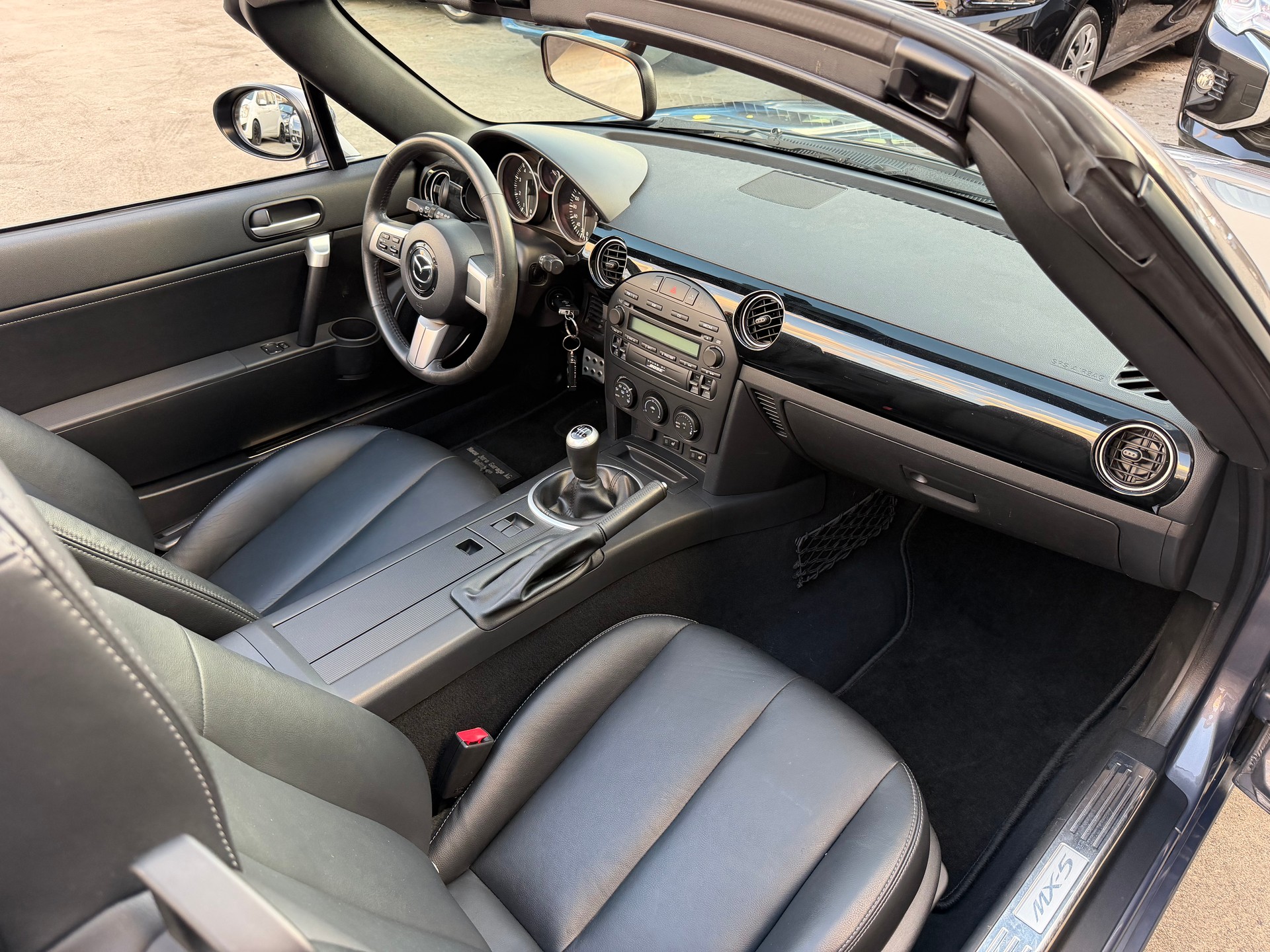 MAZDA MX-5 Roadster-Coupé 2.0i 16V Sport-image-20