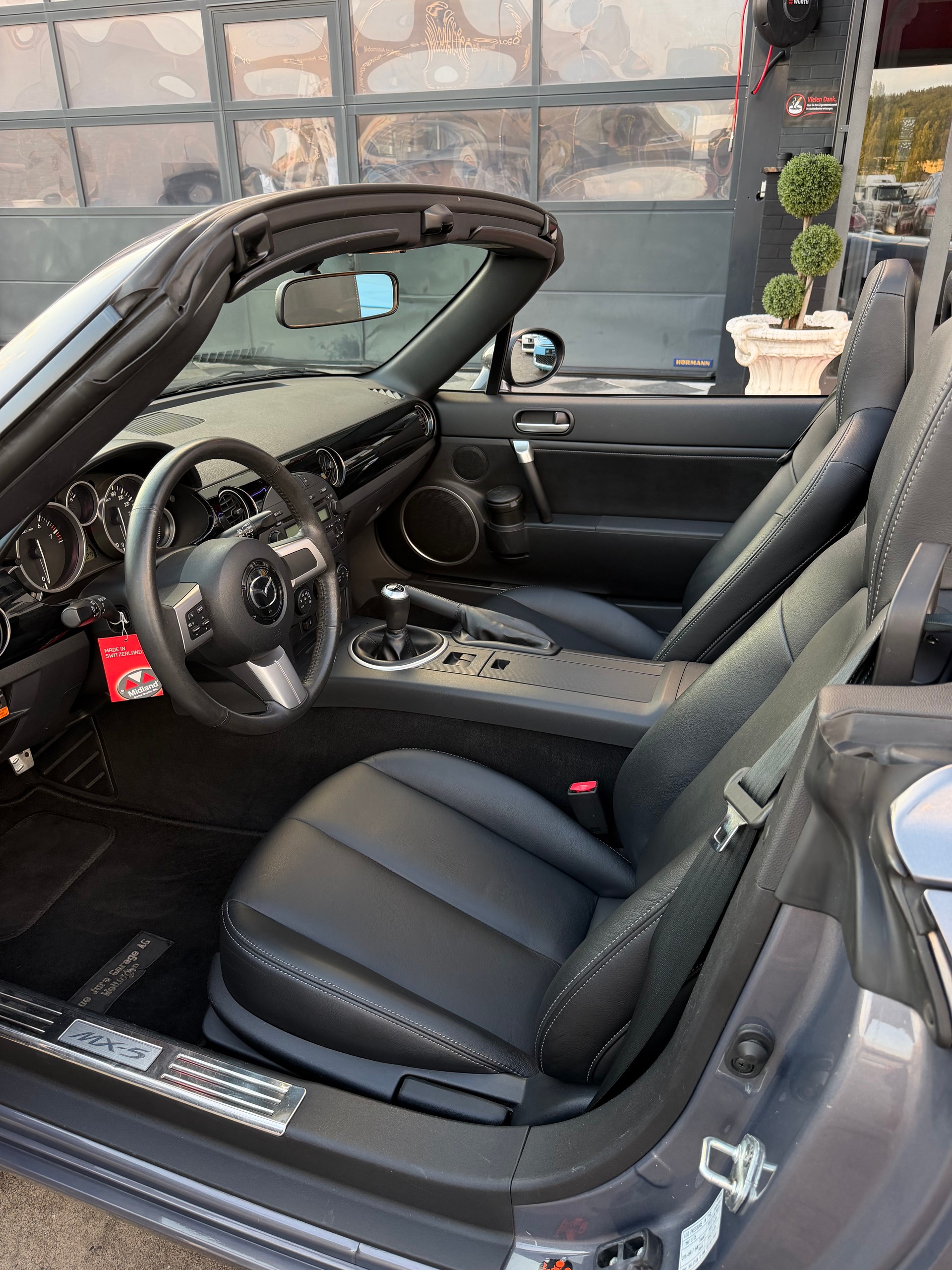 MAZDA MX-5 Roadster-Coupé 2.0i 16V Sport-image-13