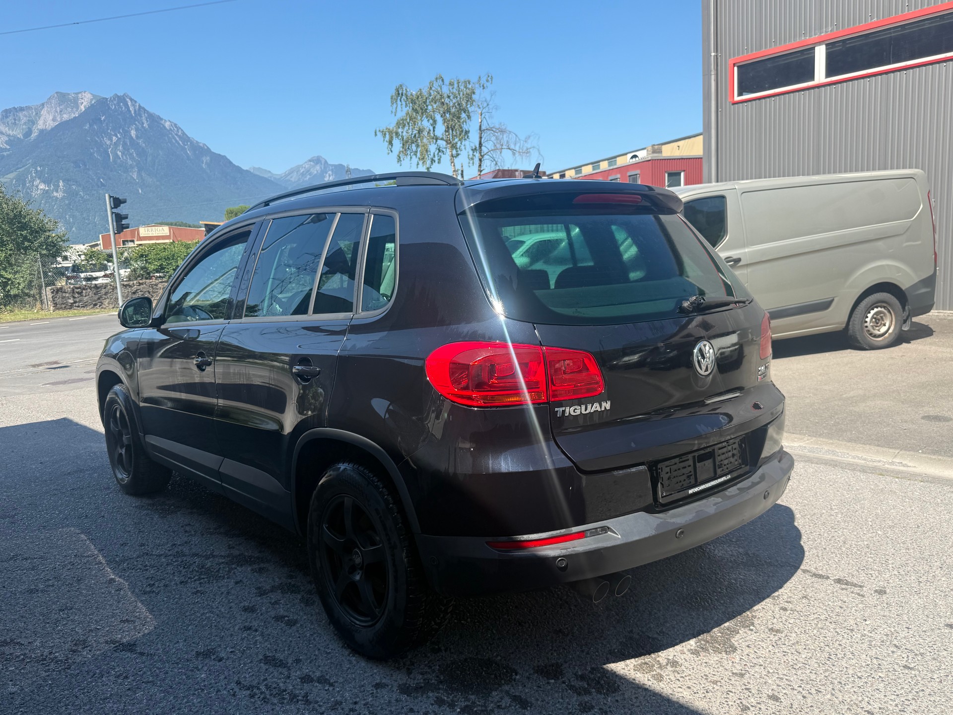 VW Tiguan 2.0 TDI BlueMotion Sport&Style 4Motion-image-3