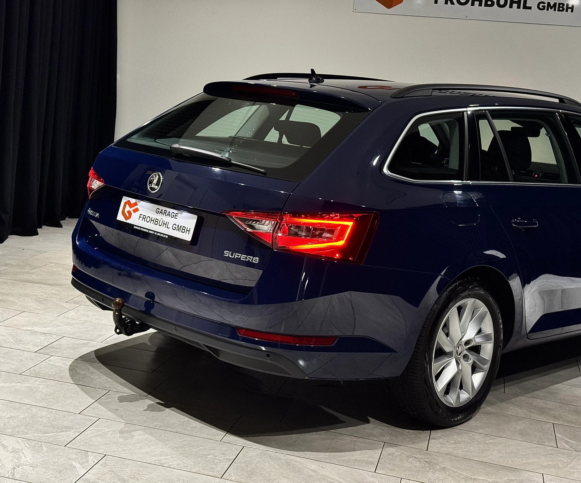 SKODA SKODA Superb Combi 1.8 TSI Ambition DSG | 1.Hand | AHK 1800Kg |-image-7