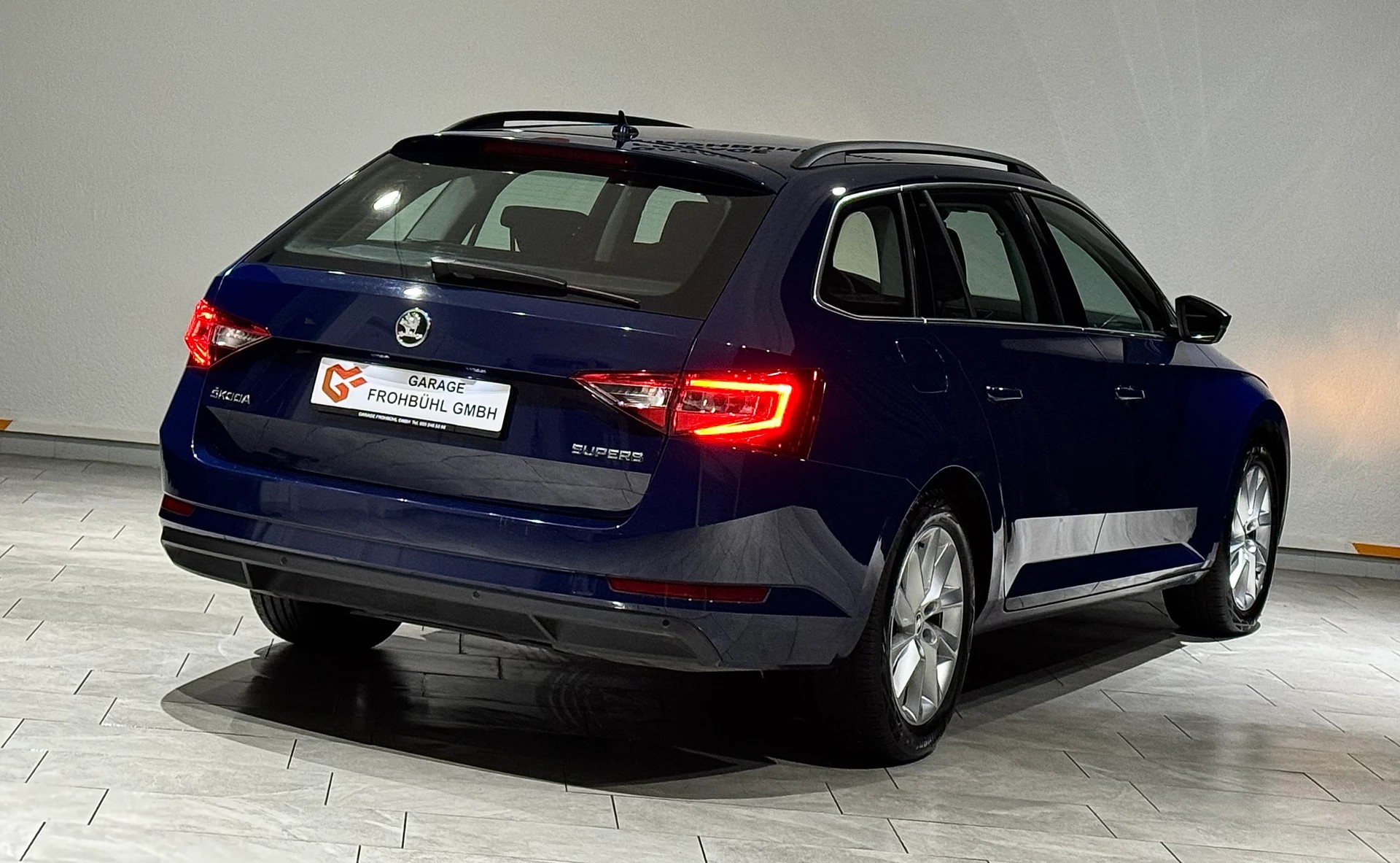 SKODA SKODA Superb Combi 1.8 TSI Ambition DSG | 1.Hand | AHK 1800Kg |-image-3
