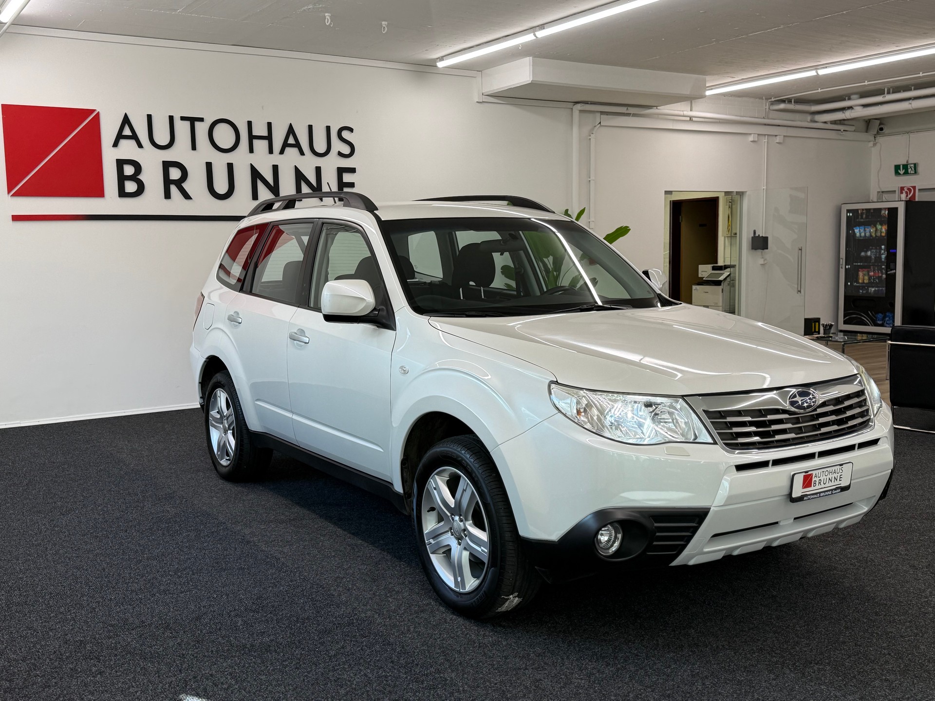 SUBARU Forester 2.0X Swiss Automatic-image-2