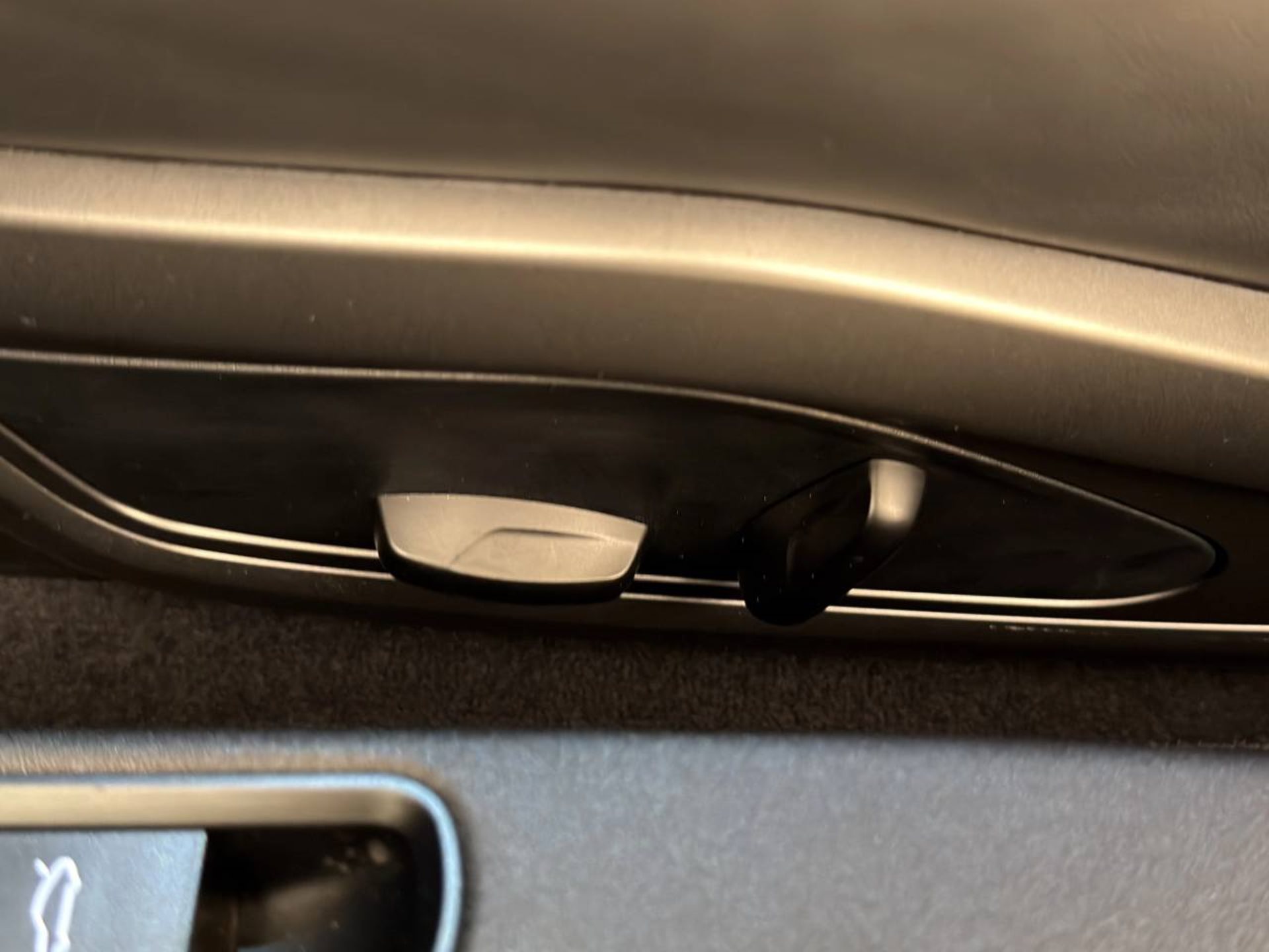 PORSCHE 911 Carrera-image-23