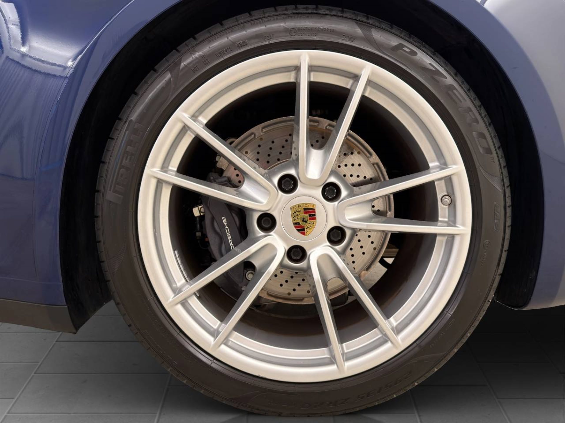 PORSCHE 911 Carrera-image-24