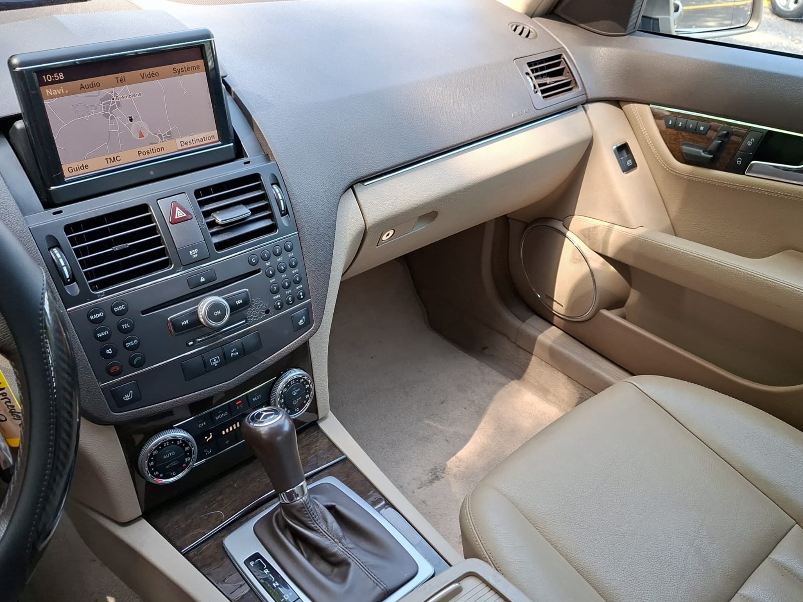 MERCEDES-BENZ C 350 Avantgarde 4Matic 7G-Tronic-image-13