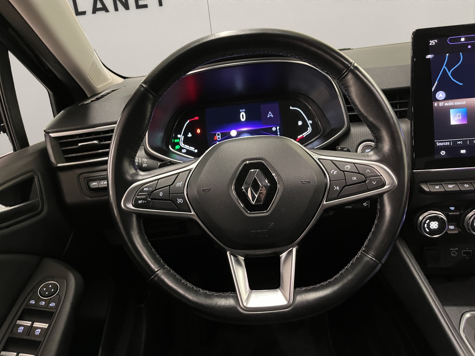 RENAULT Clio 1.3 TCe Intens EDC-image-8