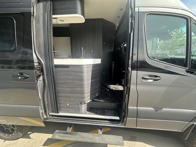 MERCEDES-BENZ 319 CDI 4x4-image-2