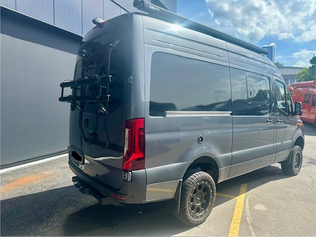 MERCEDES-BENZ 319 CDI 4x4-image-1