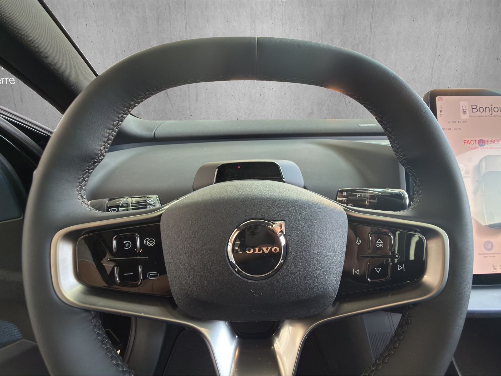 VOLVO EX30 E60 69kWh Twin Black Edition-image-13