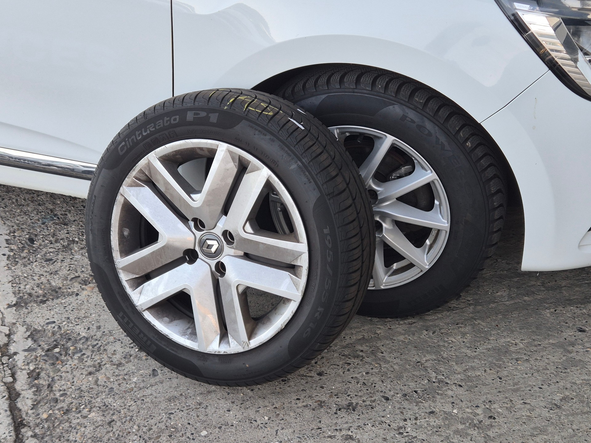 RENAULT Clio 1.0 Business-image-10