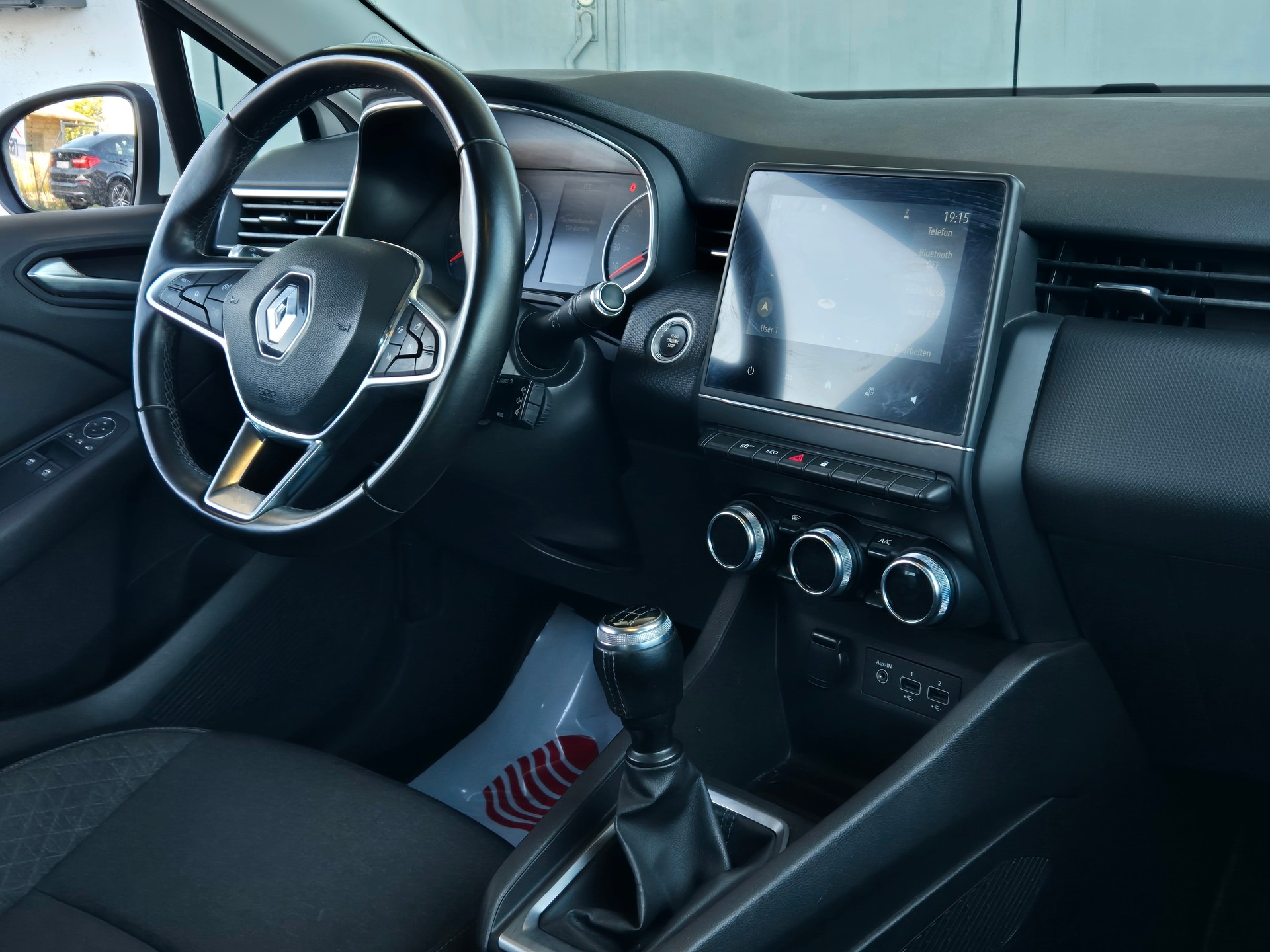 RENAULT Clio 1.0 Business-image-11
