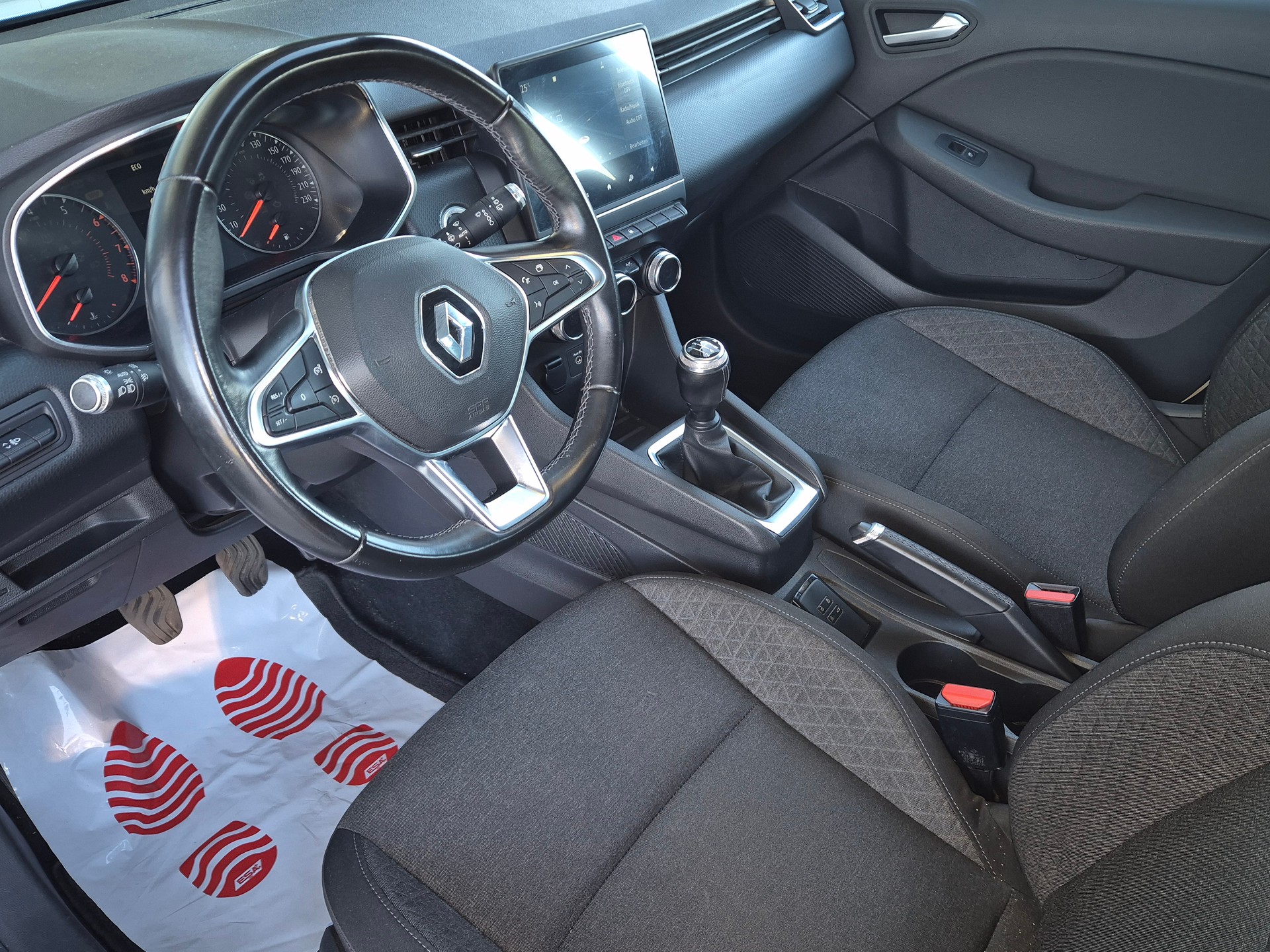 RENAULT Clio 1.0 Business-image-12