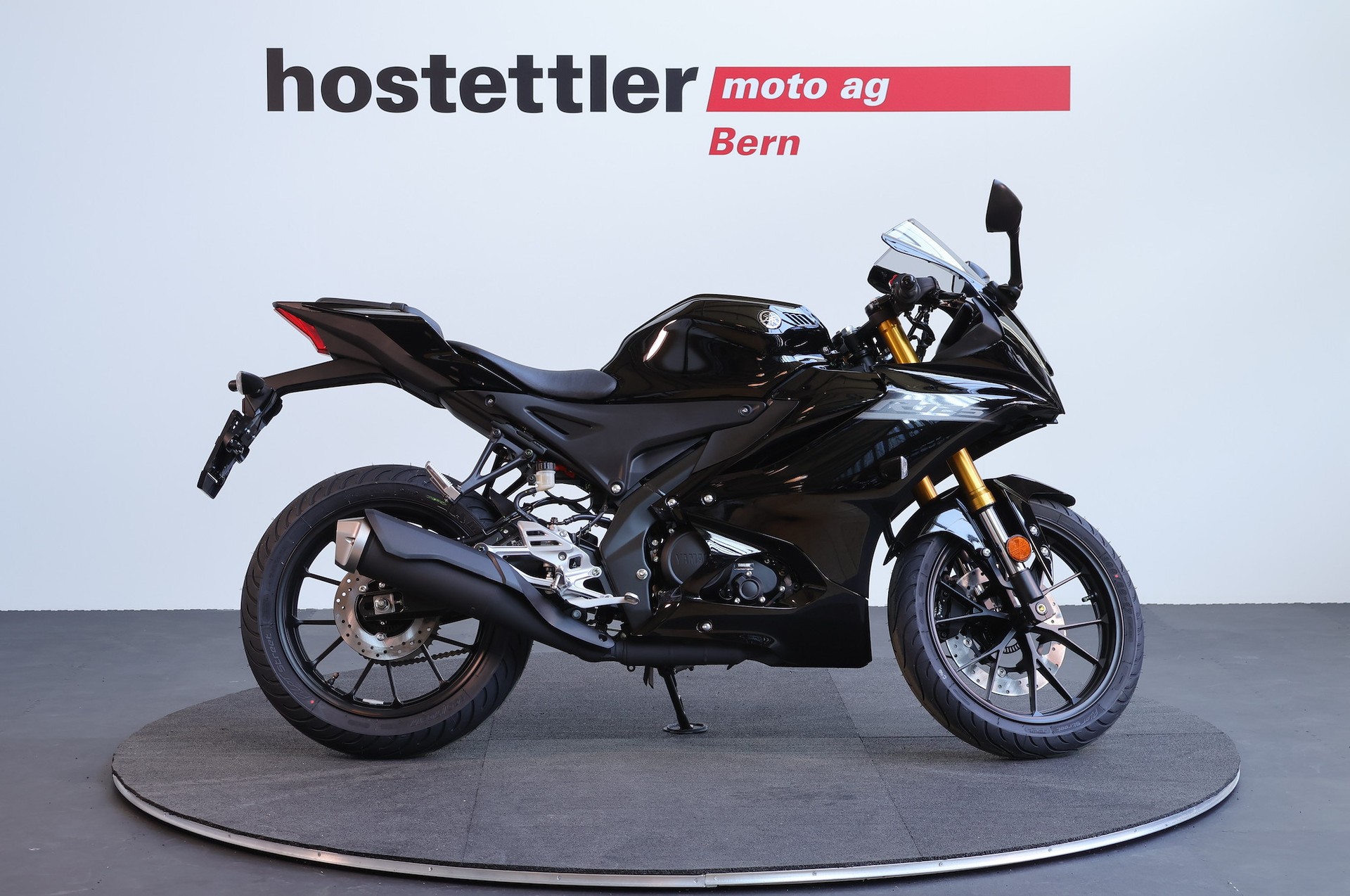 YAMAHA R125-showroom-element-1