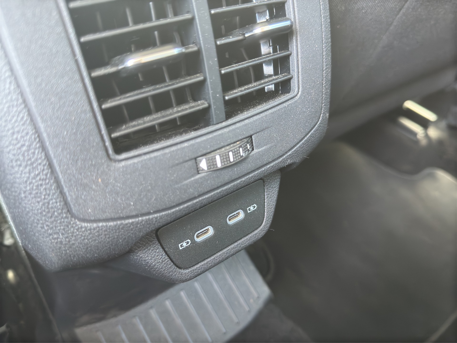 VW T-Roc 1.5 TSI Life DSG-image-11