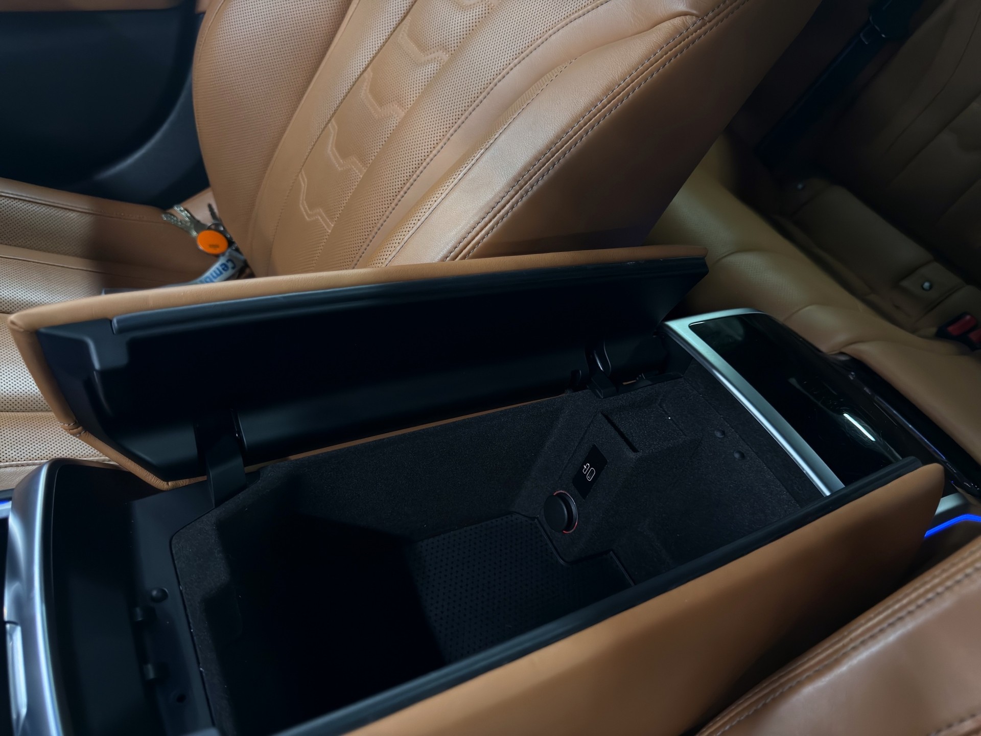 BMW M850i xDrive Steptronic-image-26