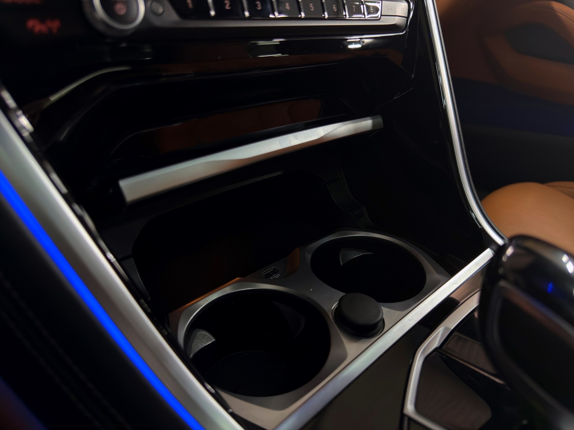 BMW M850i xDrive Steptronic-image-27
